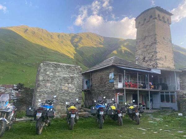 Old Tower Guesthouse - Kafe Ushguli Buitenkant foto